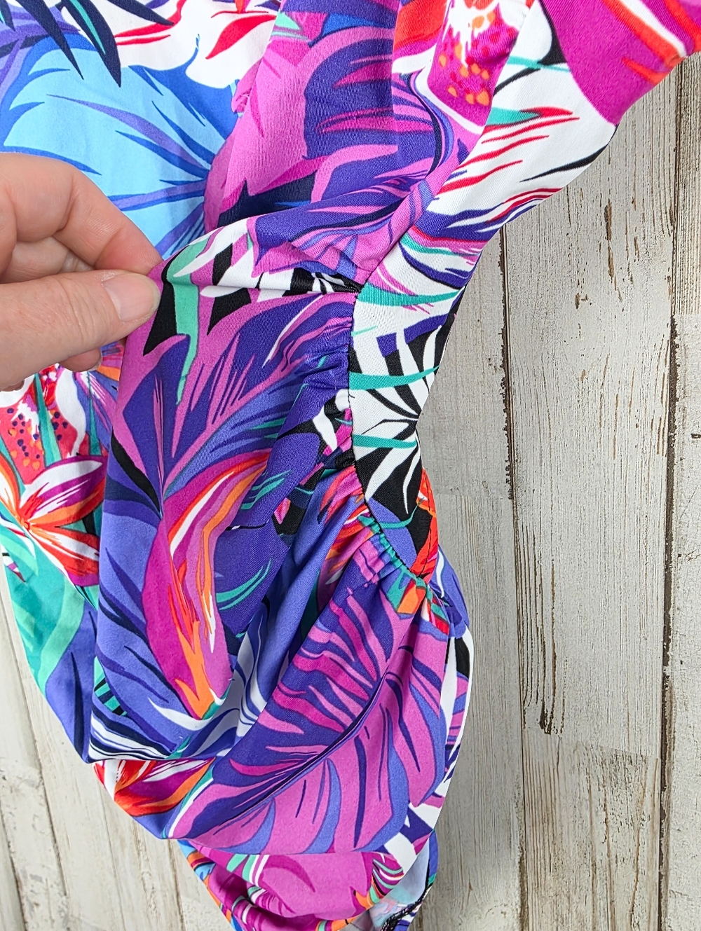 Aqua Green V-Neck Floral One Piece Swimsuit Size Medium - Picture 6 of 8